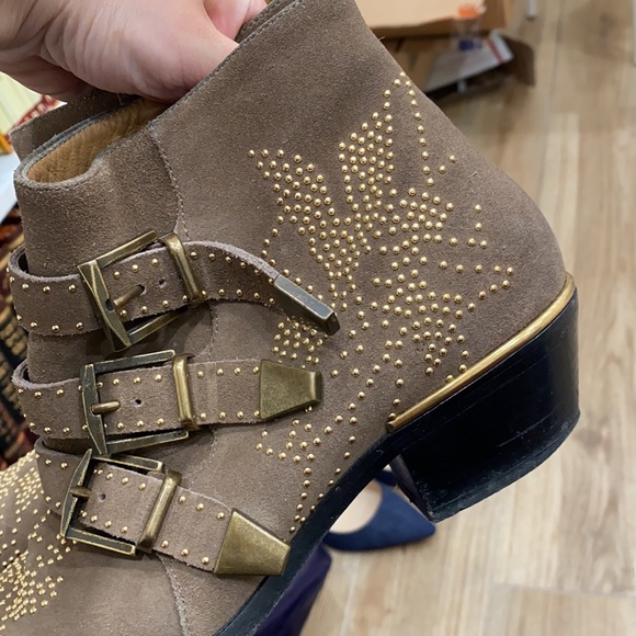 Chloé / Susanna Greige Studded Suede Booties - Picture 4 of 10